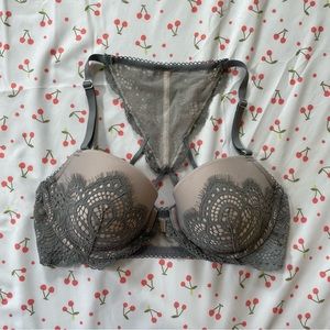 Victoria’s Secret front clip bra